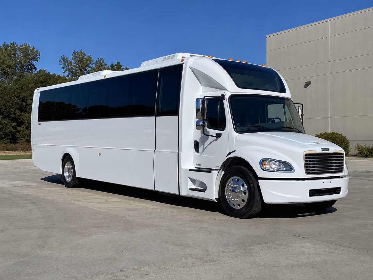 the bronx 28 passenger party bus